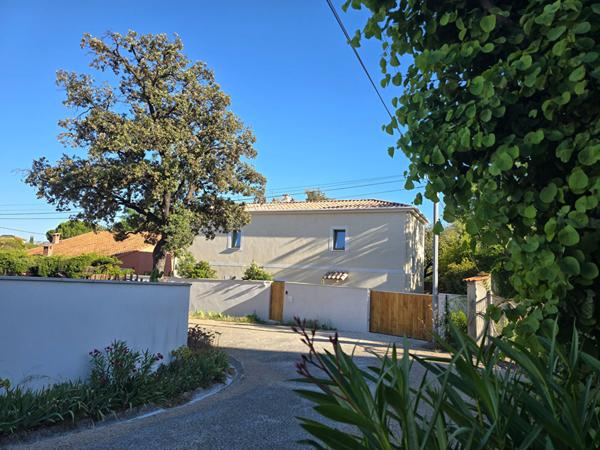 Maison à louer de type 6 pièces avec jardin et piscine à Marseille quartier Saint Barnabé (13012)
