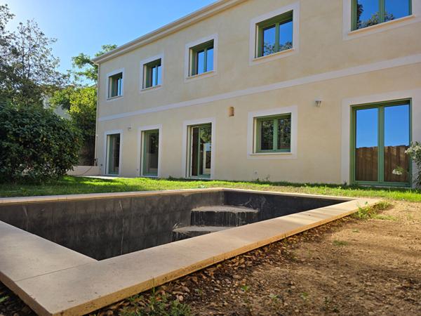 Maison à louer de type 6 pièces avec jardin et piscine à Marseille quartier Saint Barnabé (13012)