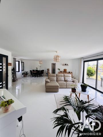 Maison à vendre 4 pièces 125 m² Saint-Seurin-sur-l'Isle