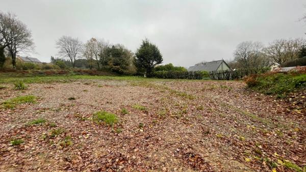 Terrain à vendre de 1 208,00 m² hors bourg, secteur GUERLEDAN (22)