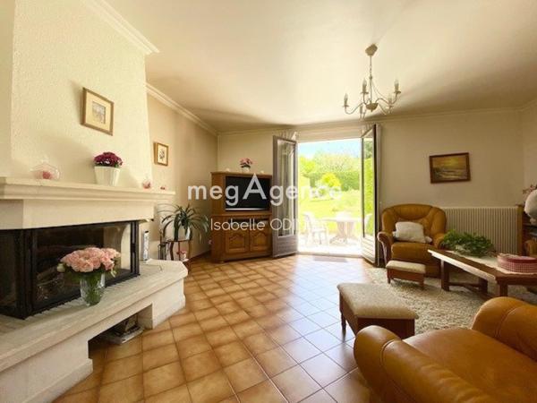 Maison à FONTENAY-SAINT-PERE, 78440 - 7 pièces 154m²