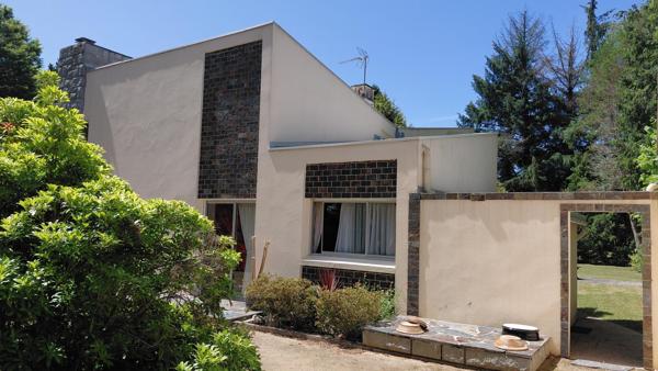 Propriété d’exception à Lannion – Maison d’architecte au cœur d’un parc d’un hectare avec étang