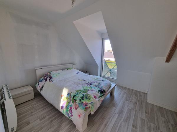 A vendre Maison BETTON, 143m², plus de 400m² de parcelle exposée SUD sans vis-à-vis, 5 chambres dont 2 au rez-de-chaussée, proximité immédiate du centre et de la gare