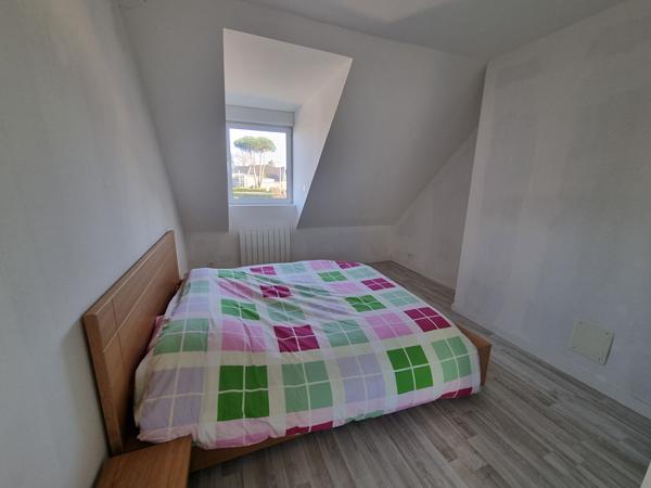 A vendre Maison BETTON, 143m², plus de 400m² de parcelle exposée SUD sans vis-à-vis, 5 chambres dont 2 au rez-de-chaussée, proximité immédiate du centre et de la gare