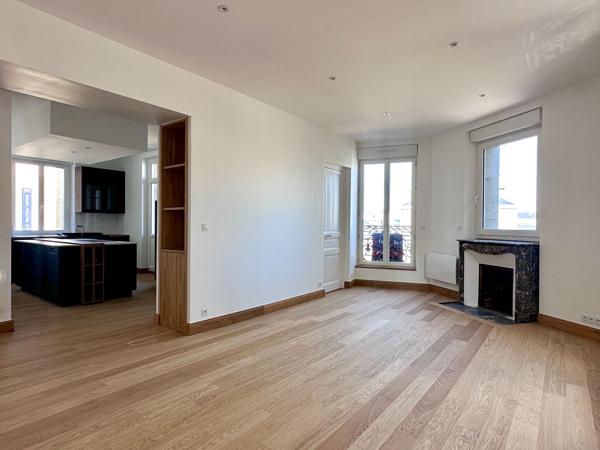 APPARTEMENT 3 PIÈCES 78 M²  - CHARME DE L'ANCIEN ET EMPLACEMENT D'EXCEPTION