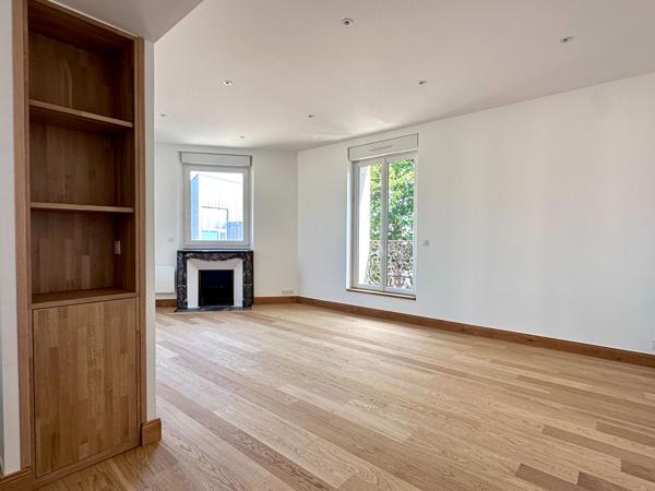 APPARTEMENT 3 PIÈCES 78 M²  - CHARME DE L'ANCIEN ET EMPLACEMENT D'EXCEPTION