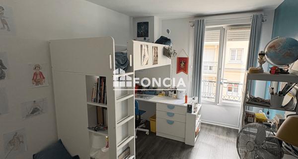 Location Appartement 3 pièces 69.81 m² - Le Plessis-robinson 92350