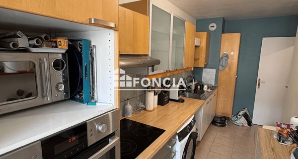 Location Appartement 3 pièces 69.81 m² - Le Plessis-robinson 92350