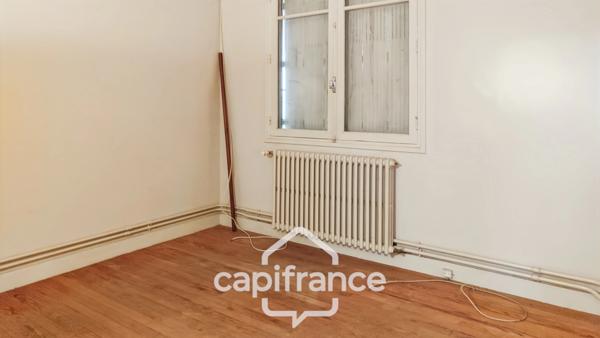 Dpt Lot et Garonne (47), à vendre SAUVETERRE LA LEMANCE Hôtel-Restaurant à rénover