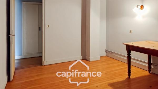 Dpt Lot et Garonne (47), à vendre SAUVETERRE LA LEMANCE Hôtel-Restaurant à rénover