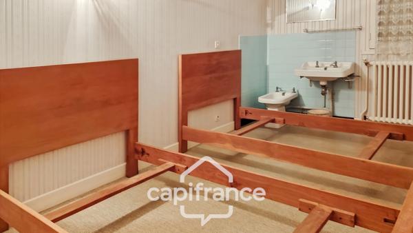 Dpt Lot et Garonne (47), à vendre SAUVETERRE LA LEMANCE Hôtel-Restaurant à rénover