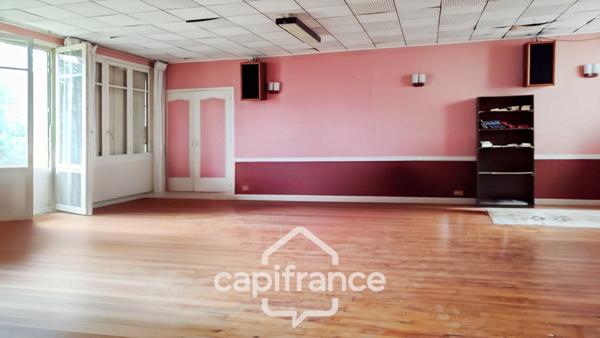 Dpt Lot et Garonne (47), à vendre SAUVETERRE LA LEMANCE Hôtel-Restaurant à rénover