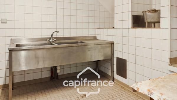 Dpt Lot et Garonne (47), à vendre SAUVETERRE LA LEMANCE Hôtel-Restaurant à rénover