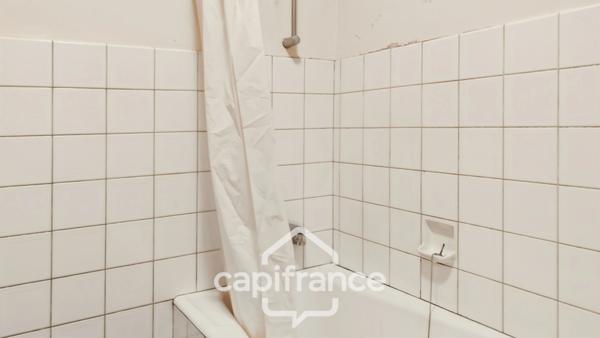 Dpt Lot et Garonne (47), à vendre SAUVETERRE LA LEMANCE Hôtel-Restaurant à rénover