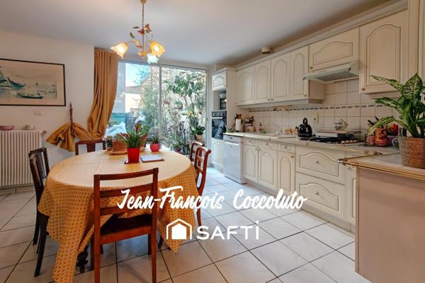 Maison de ville 3 chambres avec cour extérieure