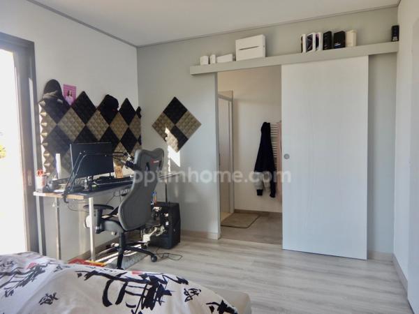 Maison de 200 m2 habitables avec piscine chauffée située à 10 minutes de PERIGUEUX.