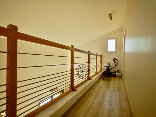 Maison de 200 m2 habitables avec piscine chauffée située à 10 minutes de PERIGUEUX.