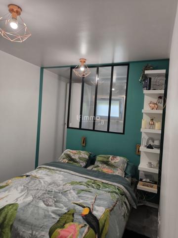 Maison contemporaine et économe avec studio indépendant.