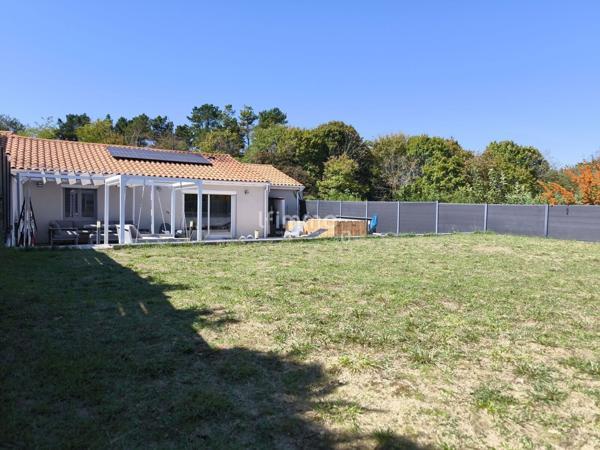 Maison contemporaine et économe avec studio indépendant.