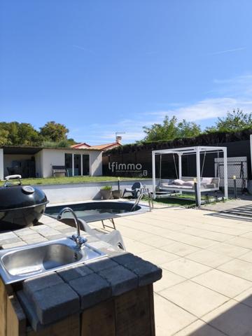 Maison contemporaine et économe avec studio indépendant.