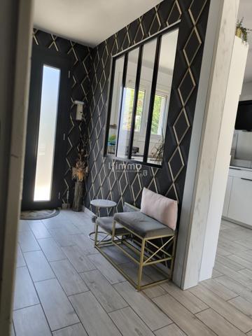 Maison contemporaine et économe avec studio indépendant.