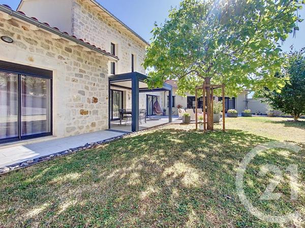 Maison à vendre  5 pièces - 292,23 m2 ST GERMAIN LAPRADE - 43