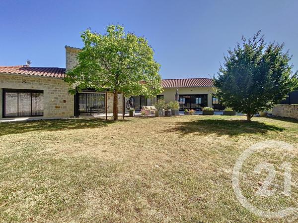 Maison à vendre  5 pièces - 292,23 m2 ST GERMAIN LAPRADE - 43