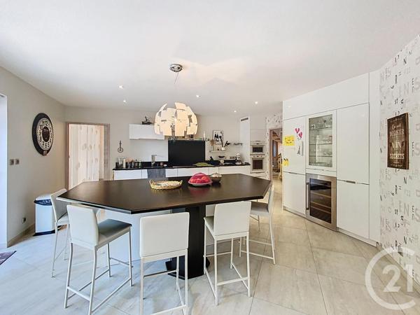 Maison à vendre  5 pièces - 292,23 m2 ST GERMAIN LAPRADE - 43