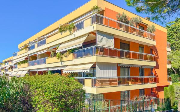 Appartement à vendre    3 pièces • 64 m2 Nice