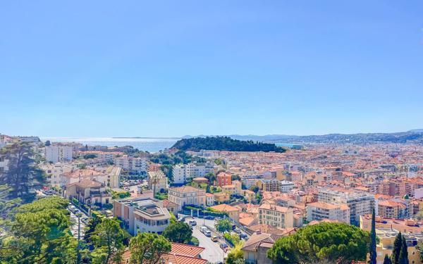 Appartement à vendre    3 pièces • 64 m2 Nice