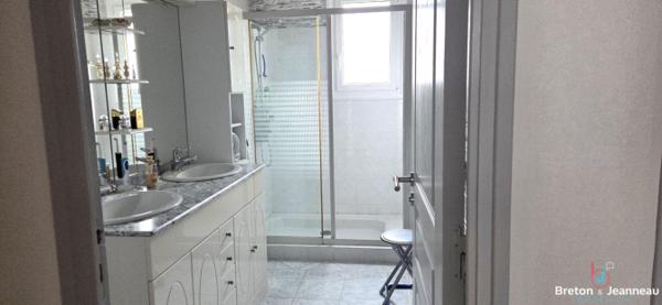 Maison située à 5 mn de LAVAL