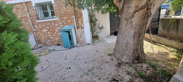 HAUT DE VILLA T3 DE  70 m2, TERRASSE, JARDIN, VUE MER, combles aménageables