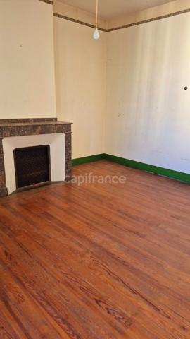 Baisse de prix Affaire à saisir: Immeuble avec Local commercial MONTREJEAU (31) surface totale 363 m2 RDC + 2 étages et 1 studio