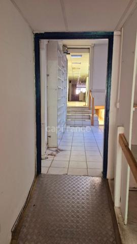 Baisse de prix Affaire à saisir: Immeuble avec Local commercial MONTREJEAU (31) surface totale 363 m2 RDC + 2 étages et 1 studio