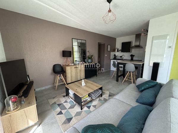 Appartement T2 proche centre avec terrasse