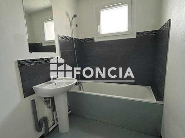 Location Appartement 3 pièces 61.6 m² - 22 ALLEE DES TILLEULS La Chapelle St Mesmin 45380