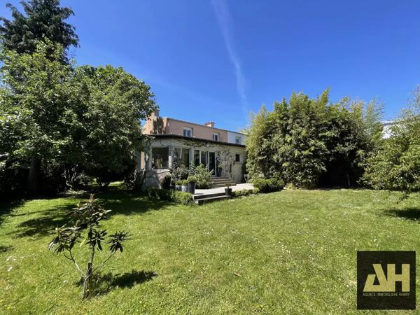LE RELECQ-KERHUON - TRES BELLE MAISON - 3 CHAMBRES - JARDIN CLOS