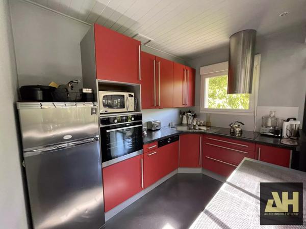 LE RELECQ-KERHUON - TRES BELLE MAISON - 3 CHAMBRES - JARDIN CLOS