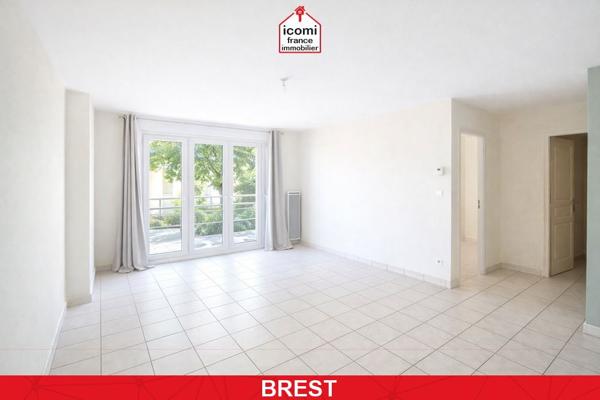 A VENDRE - APPARTEMENT 42M² - 1 CHAMBRE - - BOURG DE LAMBEZELEC - ASCENSEUR - PROCHE COMMERCES