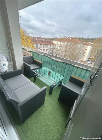 Chelles (77500) Appartement F4 traversant au dernier étage avec deux balcons – Résidence sécurisée à Chelles