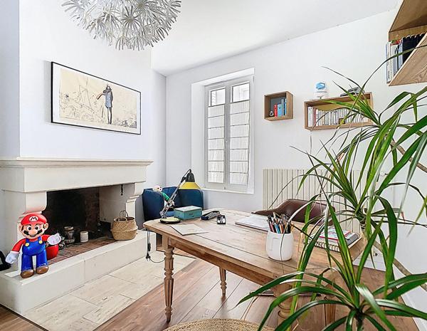 Grande maison de caractere proche des commodites a decouvrir dans Les Hauts d Anjou !