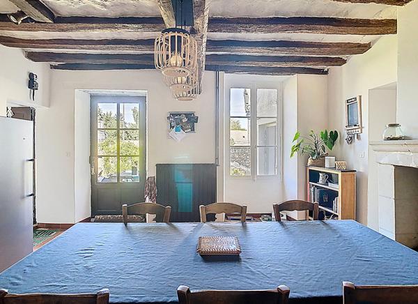 Grande maison de caractere proche des commodites a decouvrir dans Les Hauts d Anjou !