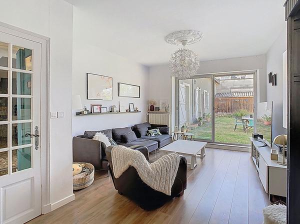 Grande maison de caractere proche des commodites a decouvrir dans Les Hauts d Anjou !