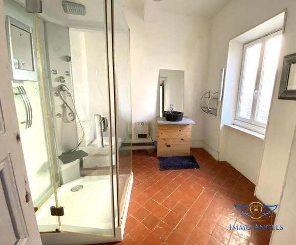 MAISON DE VILLAGE AVEC JARDIN