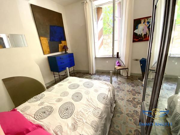 MAISON DE VILLAGE AVEC JARDIN