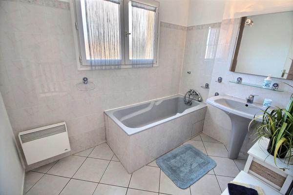 ARGELES SUR MER - A 5 MINUTES DE LA PLAGE - VILLA 4 FACES TYPE F4 AVEC PISCINE