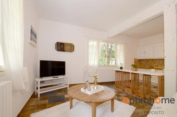 Propriété de 4 chambres au bord de la rivière à vendre