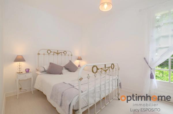 Propriété de 4 chambres au bord de la rivière à vendre