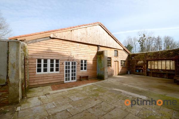 Propriété de 4 chambres au bord de la rivière à vendre