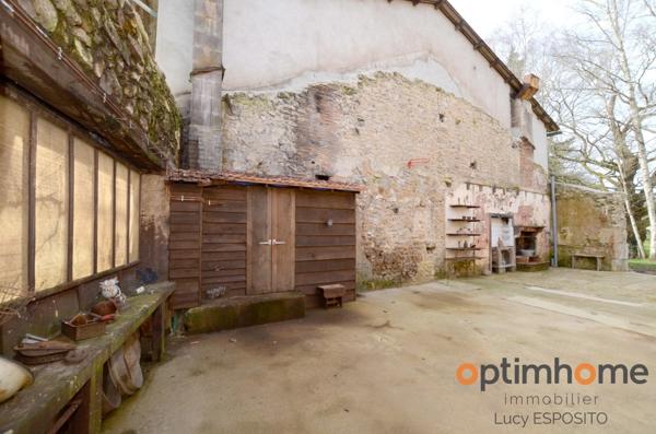 Propriété de 4 chambres au bord de la rivière à vendre